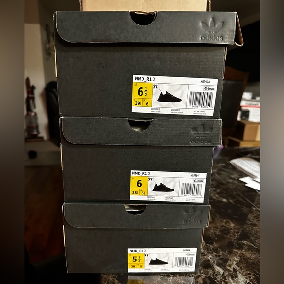 New in Box NMD R1 Black - Picture 3 of 4
